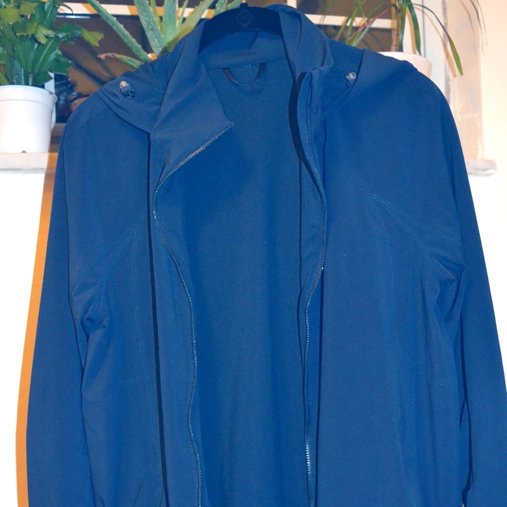 LULU LEMON women' athletic jacket